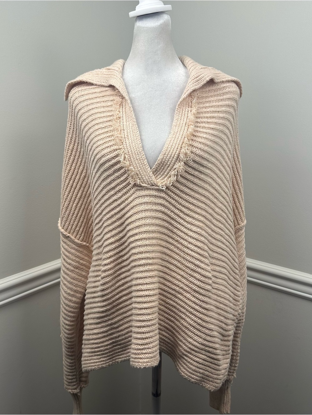 Free People Cream Ribbed V-Neck Oversized Knit Sweater M